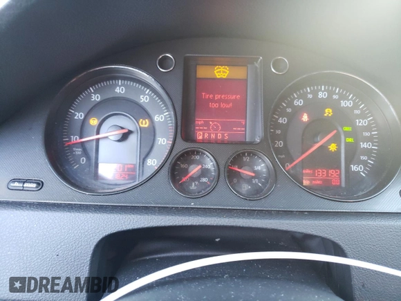 2006 Volkswagen Passat Lux with VIN WVWEK93C96P106165, listed as a Copart auction lot 88152655 with 133,192 mi miles and Salvage title. Bid and sale history available at DreamBid. Image 9.