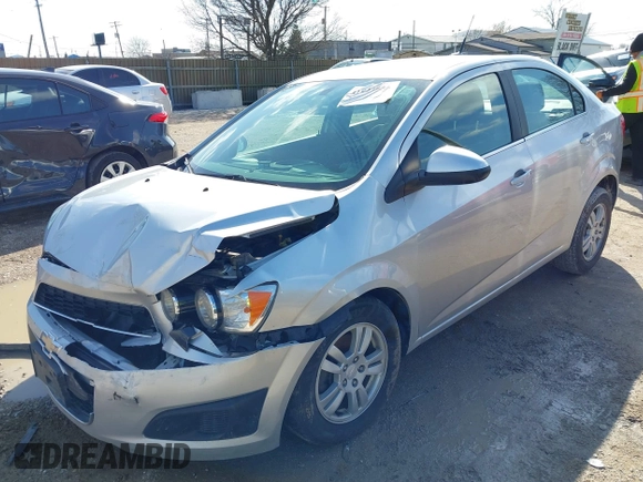 2014 Chevrolet Sonic LT с VIN 1G1JC5SH4E4152805, выставлен на аукционе IAAI как лот 41923555 с пробегом 180 068 миль миль и . История ставок и продаж доступна на DreamBid. Изображение 22.