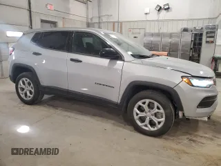2024 Jeep Compass Sport с VIN 3C4NJDAN0RT158813, выставлен на аукционе Copart как лот 52794575 с пробегом 6 137 миль миль и Списание • Salvage title. История ставок и продаж доступна на DreamBid. Изображение 4.