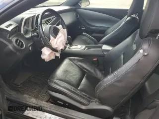 2010 Chevrolet Camaro 2LT z VIN 2G1FC1EV7A9227925, wystawiony jako Copart lot #58292885 z przebiegiem 86 884 mil mil oraz Szkoda całkowita • Salvage title. Historia ofert i sprzedaży dostępna na DreamBid. Obrazek 7.