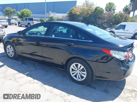 2013 Hyundai Sonata GLS z VIN 5NPEB4AC0DH532292, wystawiony jako IAAI lot #42465873 z przebiegiem Nie podano mil oraz . Historia ofert i sprzedaży dostępna na DreamBid. Obrazek 3.