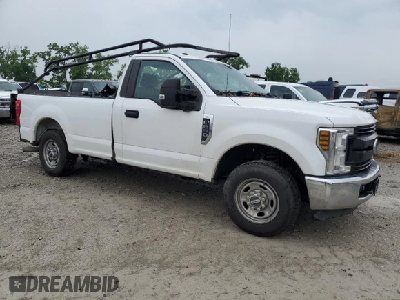2018 Ford F-250 XL z VIN 1FTBF2A62JEC19911, wystawiony jako Copart lot #58555025 z przebiegiem 228 433 mil mil oraz Szkoda całkowita • Salvage title. Historia ofert i sprzedaży dostępna na DreamBid. Obrazek 4.