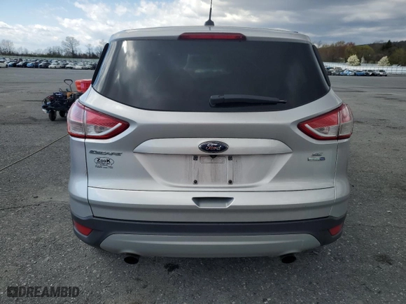 2016 Ford Escape SE with VIN 1FMCU9GX5GUB33778, listed as a Copart auction lot 52926825 with 121,282 mi miles and Salvage Title. Bid and sale history available at carsss.com. Image 6.