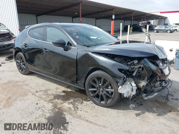 2021 Mazda 3 Premium Plus z VIN JM1BPBNY2M1403797, wystawiony jako IAAI lot #42031637 z przebiegiem Nie podano mil oraz . Historia ofert i sprzedaży dostępna na DreamBid. Obrazek 1.