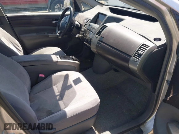 2004 Toyota Prius with VIN JTDKB20U040084439, listed as a IAAI auction lot 42180219 with Not Provided miles and . Bid and sale history available at DreamBid. Image 5.