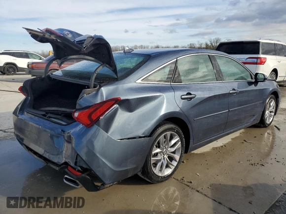 2021 Toyota Avalon XLE z VIN 4T1JZ1FBXMU057308, wystawiony jako Copart lot #49212655 z przebiegiem 47 844 mil mil oraz Szkoda całkowita • Salvage title. Historia ofert i sprzedaży dostępna na DreamBid. Obrazek 3.
