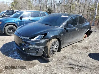 2022 Tesla Model Y Performance z VIN 7SAYGDEF0NF572538, wystawiony jako Copart lot #50689685 z przebiegiem 84 532 mil mil oraz Szkoda całkowita • Salvage title. Historia ofert i sprzedaży dostępna na DreamBid. Obrazek 1.