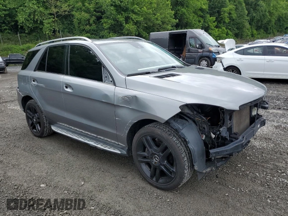 2014 Mercedes-Benz M 350 z VIN 4JGDA5HB4EA422660, wystawiony jako Copart lot #60016525 z przebiegiem 142 392 mil mil oraz Szkoda całkowita • Salvage title. Historia ofert i sprzedaży dostępna na DreamBid. Obrazek 4.