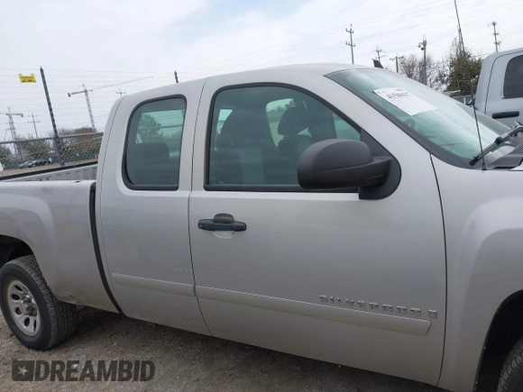 2007 Chevrolet Silverado 1500 LT w/1LT with VIN 2GCEC19CX71553141, listed as a IAAI auction lot 41580637 with 142,544 mi miles. Bid and sale history available at carsss.com. Image 13.