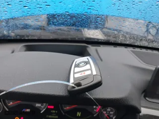 2015 BMW M4 with VIN WBS3U9C5XFJ968082, listed as a IAAI auction lot 41513593 with 57,715 mi miles. Bid and sale history available at carsss.com. Image 11.