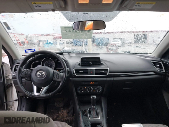 2014 Mazda 3 i Touring z VIN JM1BM1L73E1101014, wystawiony jako IAAI lot #42472127 z przebiegiem 121 426 mil mil oraz . Historia ofert i sprzedaży dostępna na DreamBid. Obrazek 20.