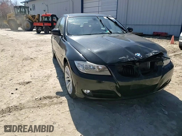2011 BMW 3 Series 328i xDrive z VIN WBAPK5C55BF123867, wystawiony jako Copart lot #54008675 z przebiegiem 136 222 mil mil oraz Szkoda całkowita • Salvage title. Historia ofert i sprzedaży dostępna na DreamBid. Obrazek 13.