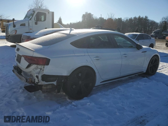 2019 Audi RS 5 Sportback z VIN WUABWCF55KA900422, wystawiony jako Copart lot #39042624 z przebiegiem 18 106 mil mil oraz . Historia ofert i sprzedaży dostępna na DreamBid. Obrazek 3.