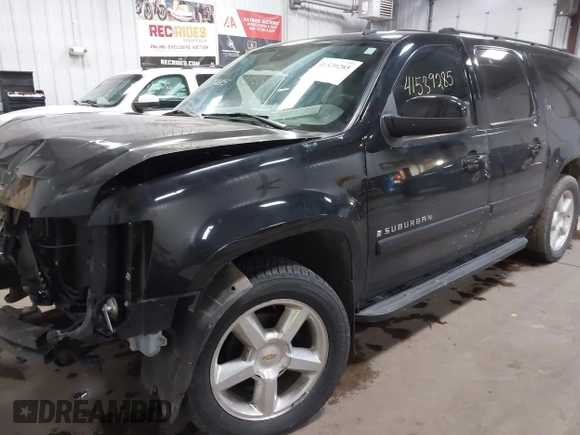 2007 Chevrolet Suburban LT with VIN 1GNFK163X7J176688, listed as a IAAI auction lot 41539285 with 149,751 mi miles and . Bid and sale history available at DreamBid. Image 2.
