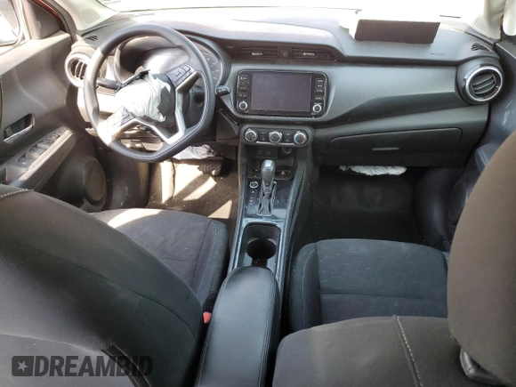 2024 Nissan Kicks SV z VIN 3N1CP5CV0RL521218, wystawiony jako Copart lot #56801265 z przebiegiem 128 784 mil mil oraz Szkoda całkowita • Salvage title. Historia ofert i sprzedaży dostępna na DreamBid. Obrazek 8.