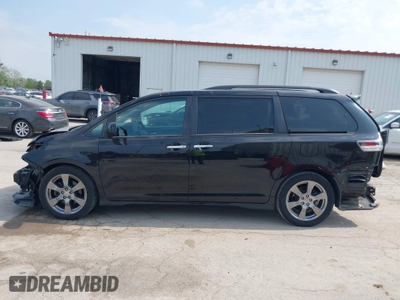 2017 Toyota Sienna SE with VIN 5TDXZ3DC4HS840494, listed as a IAAI auction lot 42418699 with 90,197 mi miles and . Bid and sale history available at DreamBid. Image 15.