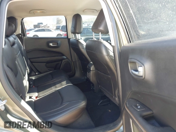 2018 Jeep Compass Latitude with VIN 3C4NJCBB2JT462065, listed as a IAAI auction lot 41985263 with 38,863 mi miles. Bid and sale history available at carsss.com. Image 8.