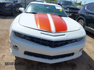 2010 Chevrolet Camaro 2SS z VIN 2G1FK1EJ6A9170374, wystawiony jako IAAI lot #42241453 z przebiegiem 182 673 mil mil oraz . Historia ofert i sprzedaży dostępna na DreamBid. Obrazek 13.