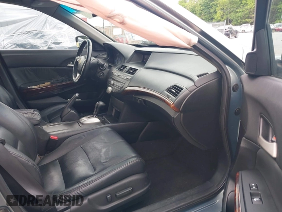 2010 Honda Crosstour EX-L z VIN 5J6TF1H5XAL013687, wystawiony jako IAAI lot #42187755 z przebiegiem 195 579 mil mil oraz . Historia ofert i sprzedaży dostępna na DreamBid. Obrazek 5.