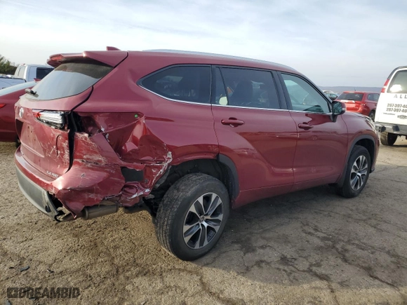 2020 Toyota Highlander XLE with VIN 5TDGZRBH7LS506678, listed as a Copart auction lot 48966645 with 73,176 mi miles and Salvage Title. Bid and sale history available at carsss.com. Image 3.
