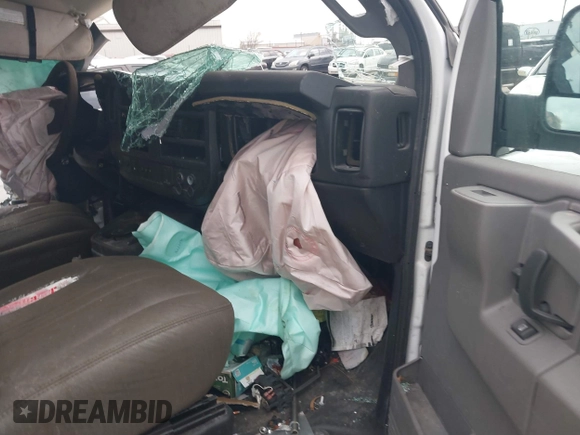 2018 Chevrolet Express Cargo Van with VIN 1GCWGAFP0J1275427, listed as a IAAI auction lot 41463949 with 1 mi miles. Bid and sale history available at carsss.com. Image 5.