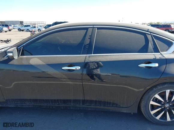 2018 Nissan Altima 2.5 SL with VIN 1N4AL3AP8JC187356, listed as a IAAI auction lot 40610711 with 98,662 mi miles. Bid and sale history available at carsss.com. Image 14.