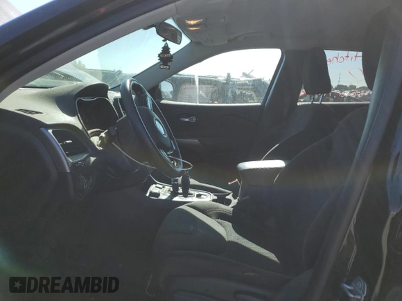 2019 Jeep Cherokee Latitude with VIN 1C4PJMCB0KD124765, listed as a Copart auction lot 59771225 with 147,815 mi miles and Salvage title. Bid and sale history available at DreamBid. Image 7.