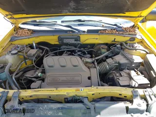 2003 Ford Escape XLT Popular 2 with VIN 1FMCU93143KC88233, listed as a IAAI auction lot 41929404 with 225,946 mi miles. Bid and sale history available at carsss.com. Image 10.