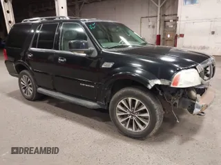 2005 Lincoln Navigator Luxury with VIN 5LMFU28545LJ01079, listed as a IAAI auction lot 41566735 with 217,878 mi miles. Bid and sale history available at carsss.com. Image 1.