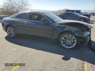 2014 Audi A5 Premium Plus z VIN WAULFAFR2EA052719, wystawiony jako Copart lot #44639255 z przebiegiem 106 986 mil mil oraz Szkoda całkowita • Salvage title. Historia ofert i sprzedaży dostępna na DreamBid. Obrazek 4.