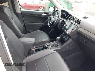 2018 Volkswagen Tiguan SEL with VIN 3VV2B7AX7JM099570, listed as a IAAI auction lot 42374274 with 87,838 mi miles and . Bid and sale history available at DreamBid. Image 5.