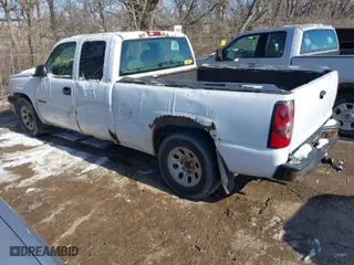 2005 Chevrolet Silverado 1500 Work Truck with VIN 1GCEC19X95Z262539, listed as a IAAI auction lot 41643944 with 1 mi miles. Bid and sale history available at carsss.com. Image 3.