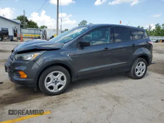 2018 Ford Escape S z VIN 1FMCU0F75JUA80763, wystawiony jako Copart lot #56876635 z przebiegiem 107 497 mil mil oraz Szkoda całkowita • Salvage title. Historia ofert i sprzedaży dostępna na DreamBid. Obrazek 1.