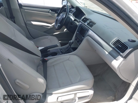 2015 Volkswagen Passat 1.8T Limited Edition with VIN 1VWAT7A35FC109653, listed as a IAAI auction lot 41917568 with 118,912 mi miles. Bid and sale history available at carsss.com. Image 5.