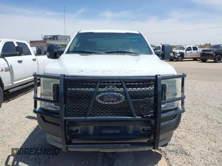 2017 Ford F-250 XLT z VIN 1FT7X2B67HEB14146, wystawiony jako IAAI lot #42256811 z przebiegiem 121 617 mil mil oraz . Historia ofert i sprzedaży dostępna na DreamBid. Obrazek 12.