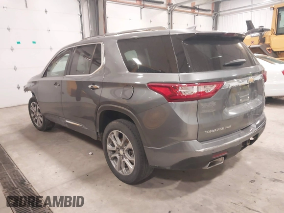 2020 Chevrolet Traverse Premier with VIN 1GNEVKKW5LJ178996, listed as a IAAI auction lot 41335188 with 82,397 mi miles. Bid and sale history available at carsss.com. Image 3.