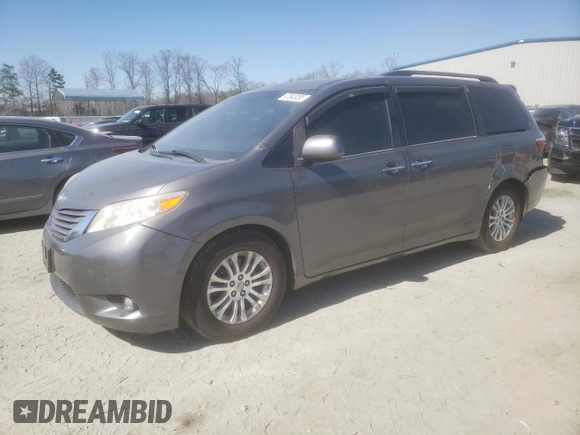 2016 Toyota Sienna XLE with VIN 5TDYK3DC8GS746237, listed as a Copart auction lot 47543295 with 124,888 mi miles and Salvage Title. Bid and sale history available at carsss.com. Image 1.