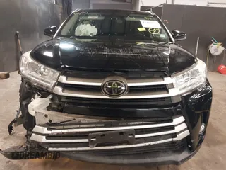 2018 Toyota Highlander SE with VIN 5TDJZRFH9JS494224, listed as a IAAI auction lot 42402768 with 49,912 mi miles and . Bid and sale history available at DreamBid. Image 6.