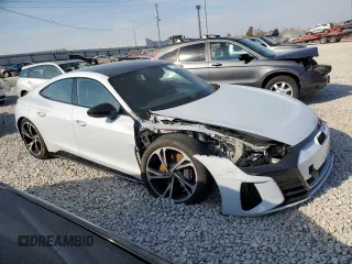 2024 Audi e-tron GT Premium Plus z VIN WAUCJBFW3R7004062, wystawiony jako Copart lot #77770684 z przebiegiem 3092 mil mil oraz Szkody całkowita. Historia ofert i sprzedaży dostępna na DreamBid. Obrazek 4.