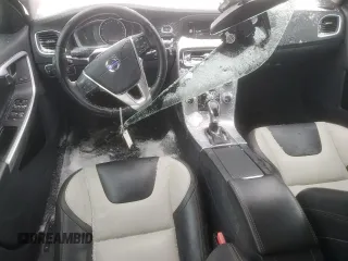 2017 Volvo V60 Cross Country with VIN YV440MWK7H1024896, listed as a Copart auction lot 43531995 with 0 mi miles and Salvage Title. Bid and sale history available at carsss.com. Image 8.