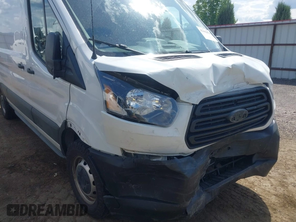 2019 Ford Transit z VIN 1FTYR2CM7KKB83987, wystawiony jako IAAI lot #42442070 z przebiegiem 77 492 mil mil oraz . Historia ofert i sprzedaży dostępna na DreamBid. Obrazek 6.