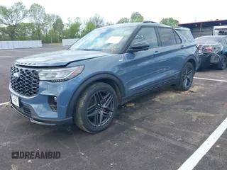 2025 Ford Explorer ST-Line с VIN 1FMUK7KH9SGA91850, выставлен на аукционе IAAI как лот 42028931 с пробегом 5 770 миль миль и . История ставок и продаж доступна на DreamBid. Изображение 2.