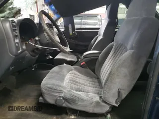 2000 Chevrolet Blazer LS z VIN 1GNCT18WXYK132399, wystawiony jako Copart lot #87880555 z przebiegiem 89 350 mil mil oraz Czysty tytuł • Clean title. Historia ofert i sprzedaży dostępna na DreamBid. Obrazek 7.