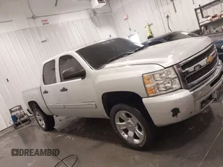 2013 Chevrolet Silverado 1500 LS with VIN 3GCPKREA1DG156984, listed as a IAAI auction lot 41924312 with 117,018 mi miles. Bid and sale history available at carsss.com. Image 14.