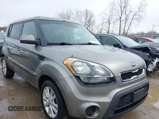 2012 Kia Soul + with VIN KNDJT2A61C7379077, listed as a IAAI auction lot 41941083 with 165,492 mi miles. Bid and sale history available at carsss.com. Image 1.