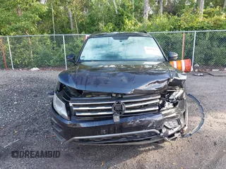 2020 Volkswagen Tiguan S z VIN 3VV1B7AX7LM133084, wystawiony jako IAAI lot #42597631 z przebiegiem 84 415 mil mil oraz . Historia ofert i sprzedaży dostępna na DreamBid. Obrazek 12.