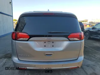 2017 Chrysler Pacifica Touring L Plus z VIN 2C4RC1EG1HR764158, wystawiony jako Copart lot #58271425 z przebiegiem Nie podano mil oraz Nie do naprawy • Non repairable. Historia ofert i sprzedaży dostępna na DreamBid. Obrazek 6.