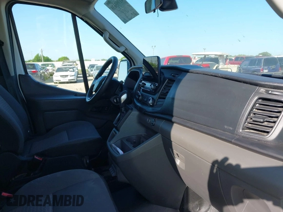 2020 Ford Transit z VIN 1FDBF6Z81LKB54837, wystawiony jako IAAI lot #42167980 z przebiegiem 63 926 mil mil oraz . Historia ofert i sprzedaży dostępna na DreamBid. Obrazek 5.