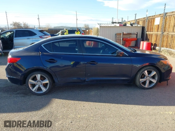 2013 Acura ILX Tech Pkg with VIN 19VDE1F79DE018421, listed as a IAAI auction lot 41115067 with 245,151 mi miles. Bid and sale history available at carsss.com. Image 13.