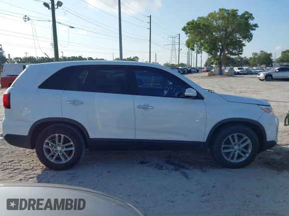 2015 Kia Sorento LX with VIN 5XYKT3A69FG575172, listed as a IAAI auction lot 42151412 with 161,823 mi miles and . Bid and sale history available at carsss.com. Image 13.